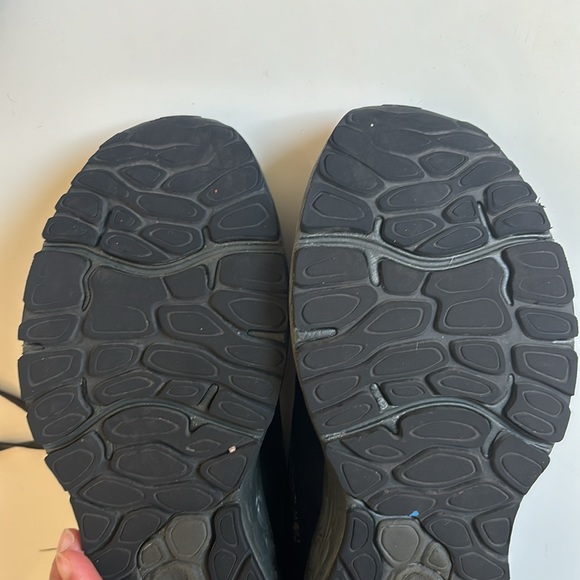 New Balance Women's Fresh Foam X 880 V13 Running Shoe - Picture 11 of 12